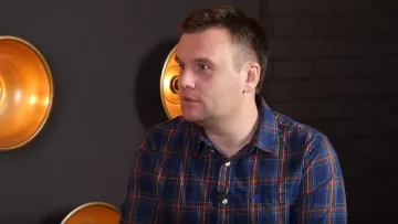 «Це було зі слів редактора трансляції»: Звєров пояснив власний інсайд про відставку Скрипника