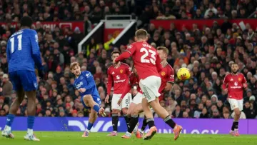 Евертон з Миколенком здолав Манчестер Юнайтед: не завадило дивне вилучення у матчі АПЛ