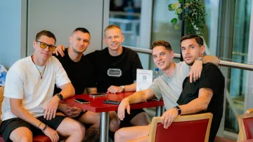 Збірна України прибула до Торонто: підопічні Реброва зіграють на турнірі Canadian Shield