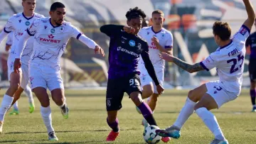 ЛНЗ переграв дебютанта УПЛ: дубль Ассінора, чергова звитяга підопічних Пономарьова 