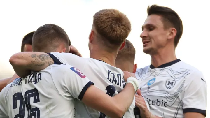 Металіст 1925 розібрався з Рухом: підопічні Бартуловича переслідують лідерів УПЛ