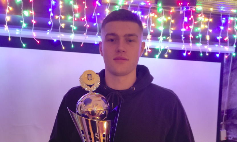 Артем Довбык получил приз Команды1 лучшему игроку УПЛ 2022 года