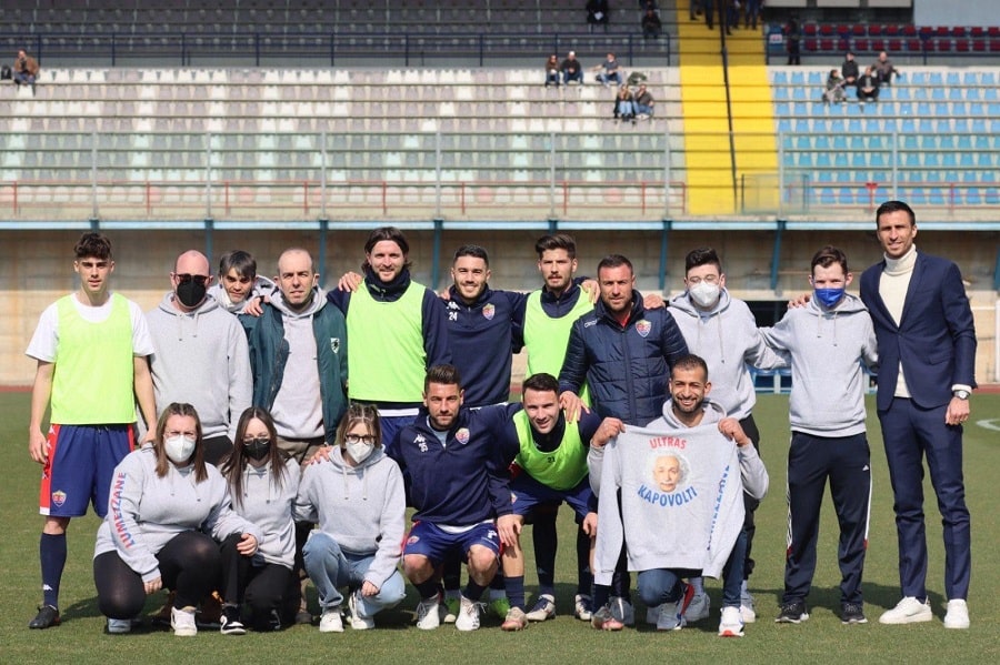 Фанати італійських футбольних клубів підтримують Україну не тільки словом, а й ділом: подробиці з півночі країни