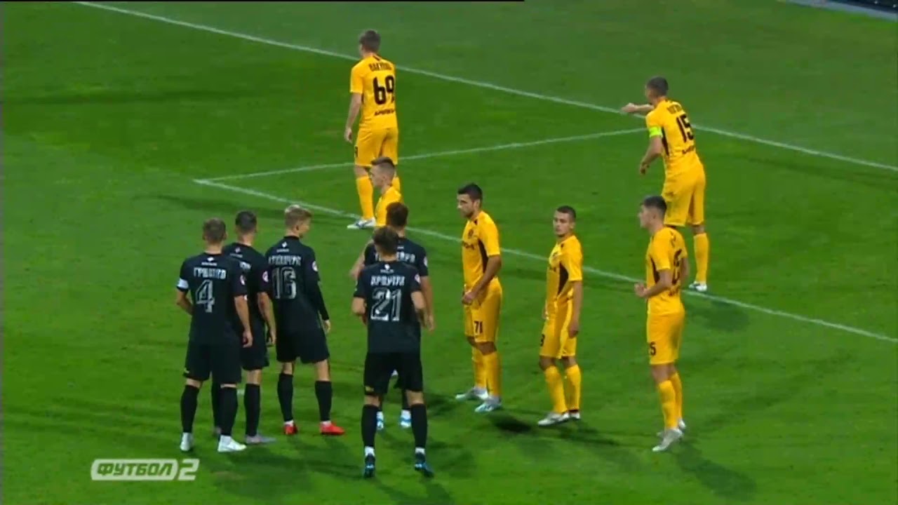 Олимпик дожал Днепр-1 в матче с пятью голами и удалением