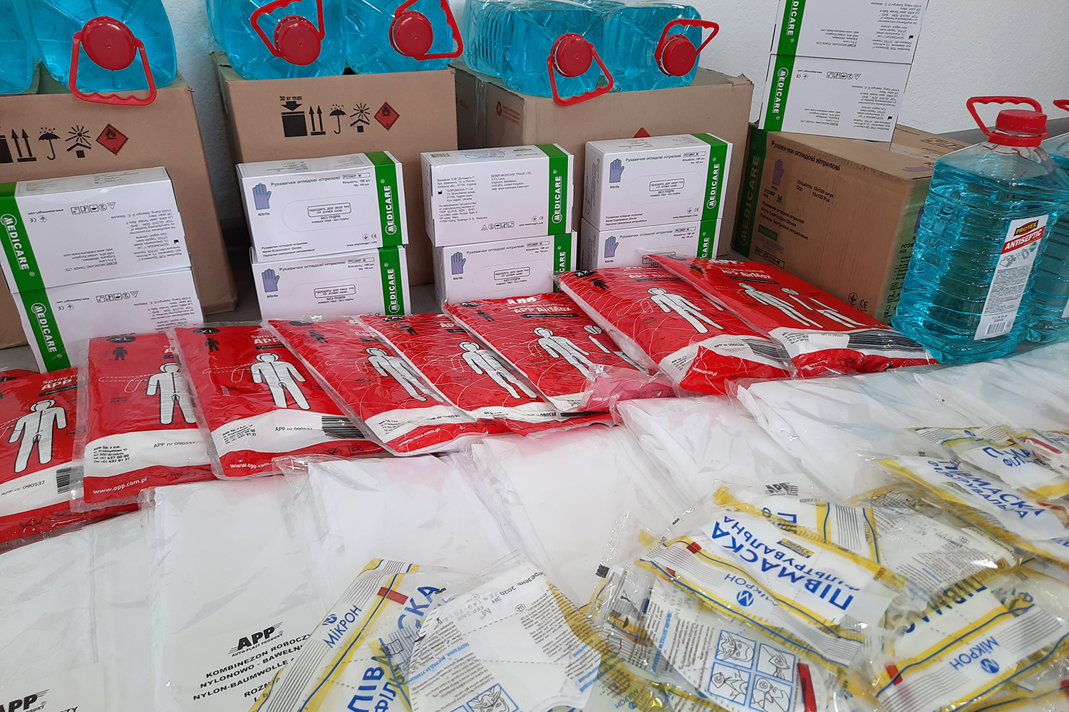 Александрия передала местным больницам медикаменты для борьбы с коронавирусом